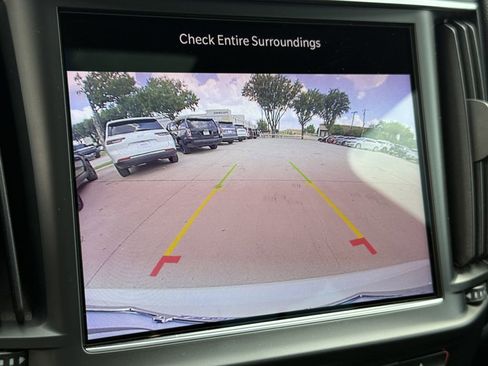 Used 2022 Maserati Levante GT image 19