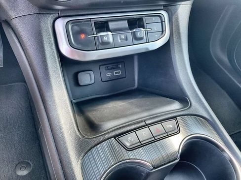 Used 2021 GMC Acadia SLT FWD image 28