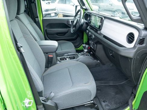 Used 2025 Jeep Wrangler Unlimited Sport image 38