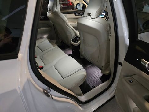 Certified 2023 Volvo XC60 B5 Ultimate image 6