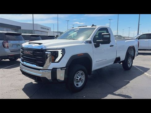 Used 2024 GMC Sierra 2500 Pro w/ 1SA Pro Safety Plus Package AWD/4WD image 4
