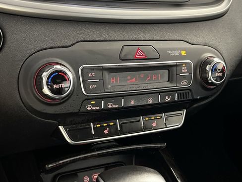 Used 2019 Kia Sorento EX image 19