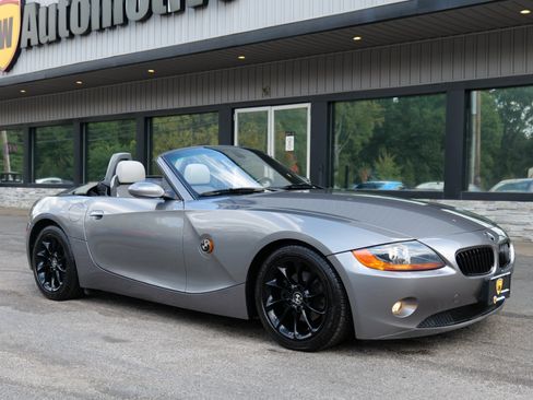 Used 2004 BMW Z4 2.5i image 2