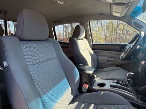 Used 2015 Toyota Tacoma PreRunner image 23