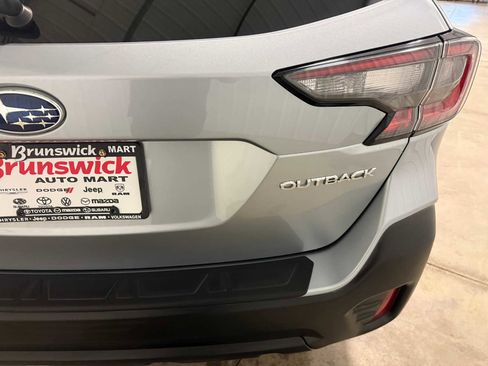 Used 2021 Subaru Outback Premium AWD/4WD image 18