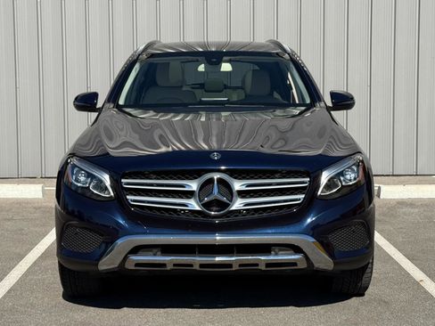 Used 2018 Mercedes-Benz GLC 300 4MATIC image 2