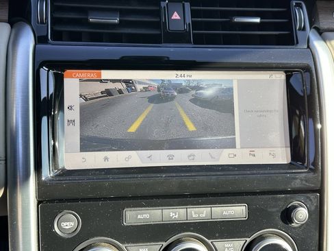 Used 2019 Land Rover Discovery HSE image 5