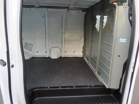 Used 2014 Ford E-250 and Econoline 250 w/ Power Group image 17