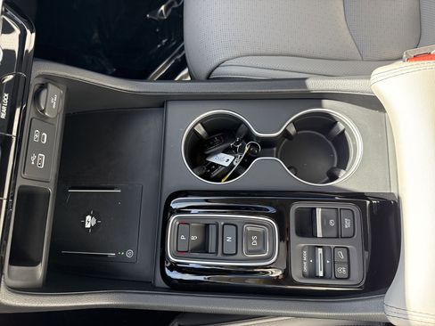 Certified 2024 Honda Pilot Elite image 30