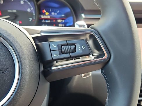 Certified 2026 Porsche Macan AWD/4WD image 22