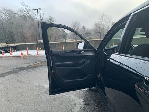 Used 2024 Jeep Grand Cherokee L Laredo w/ Trailer Tow Package image 22