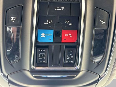 Certified 2023 Jeep Grand Cherokee Laredo w/ Luxury Tech Group I AWD/4WD image 24