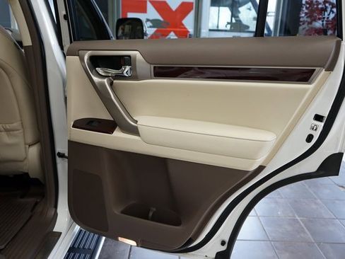 Used 2017 Lexus GX 460 image 51