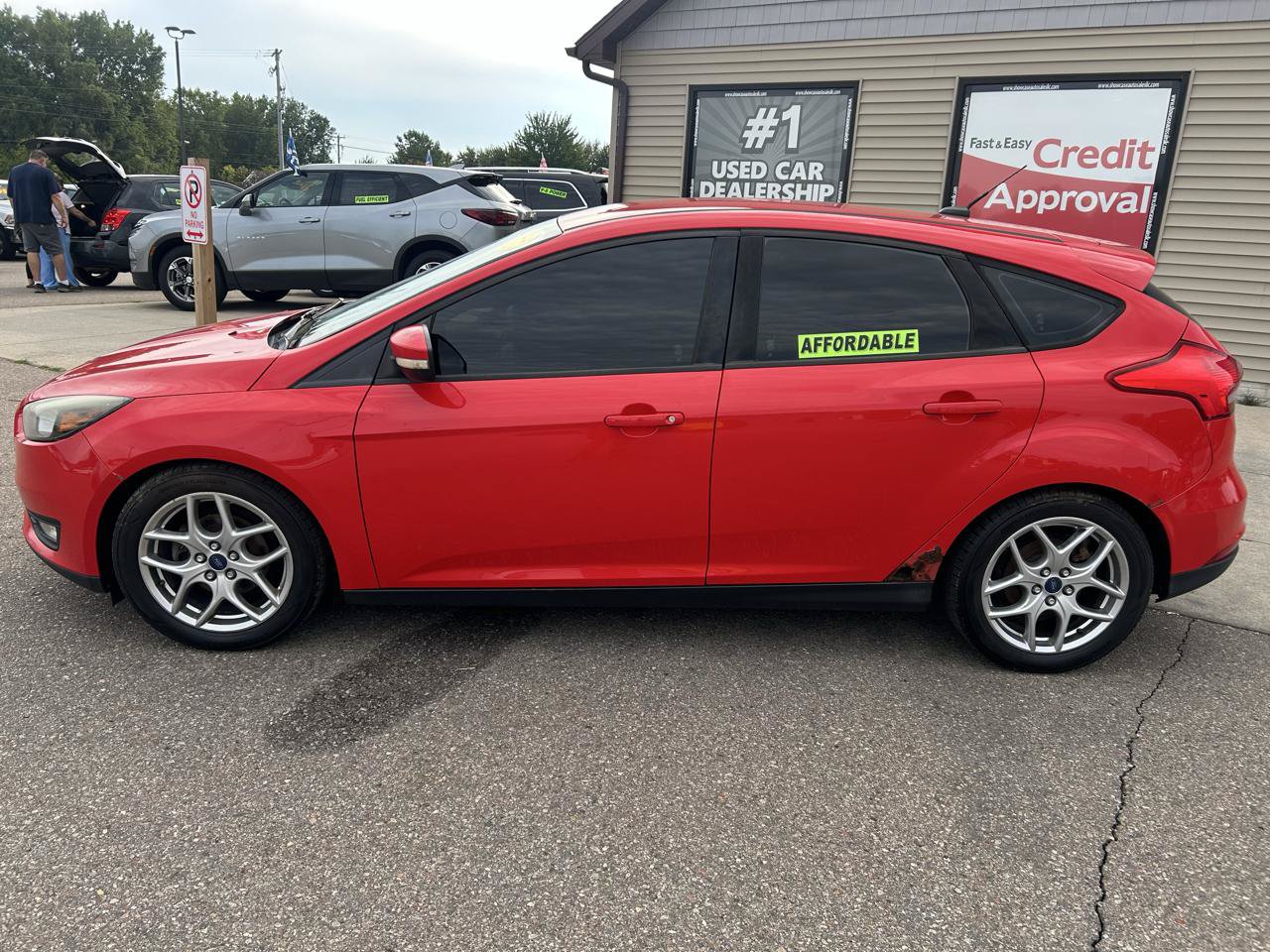 Used 2015 Ford Focus SE w/ Equipment Group 201A FWD image 8