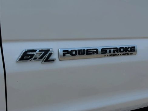 Used 2019 Ford F250 Lariat w/ Lariat Ultimate Package AWD/4WD image 11