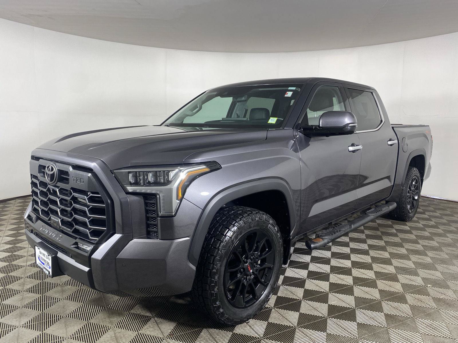 Used 2022 Toyota Tundra Limited AWD/4WD image 3