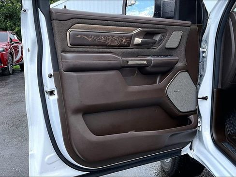 Used 2025 RAM 1500 Limited AWD/4WD image 23