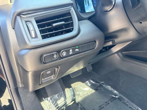 Certified 2025 Acura TLX w/Technology Package image 19