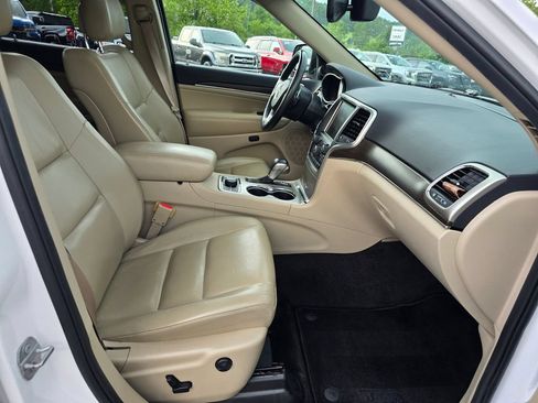 Used 2017 Jeep Grand Cherokee Limited w/ Trailer Tow Group IV AWD/4WD image 30