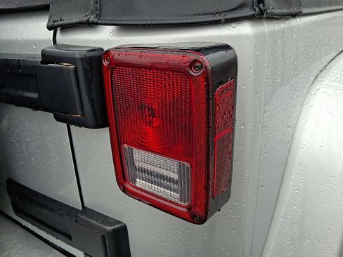 Used 2012 Jeep Wrangler Sahara w/ Connectivity Group image 28