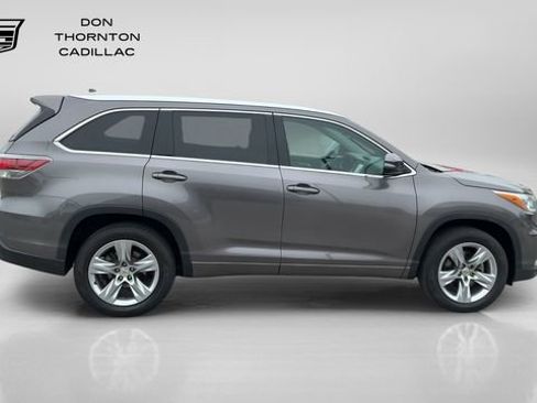 Used 2015 Toyota Highlander Limited Platinum FWD image 6
