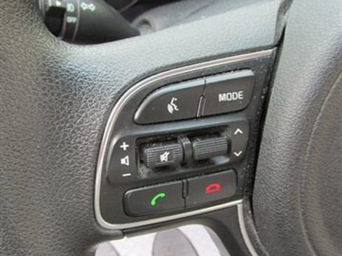 Used 2018 Kia Sportage LX w/ LX Technology Package image 25