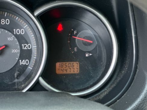 Used 2009 Nissan Versa 1.8 S FWD image 23