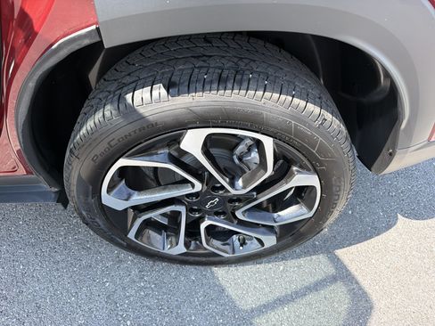 Used 2024 Chevrolet Trax RS w/ Sunroof Package FWD image 12