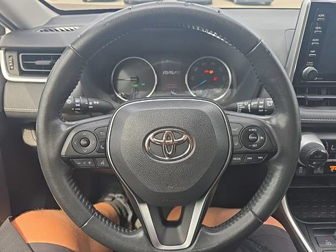 Used 2021 Toyota RAV4 XLE w/ Convenience Package AWD/4WD image 14