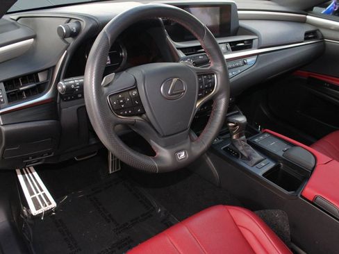 Used 2019 Lexus ES 350 image 4