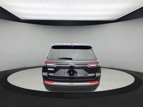 Used 2024 Jeep Grand Cherokee Limited w/ Luxury Tech Group II image 7