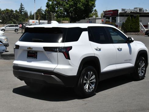 Used 2025 Chevrolet Equinox LT FWD image 8