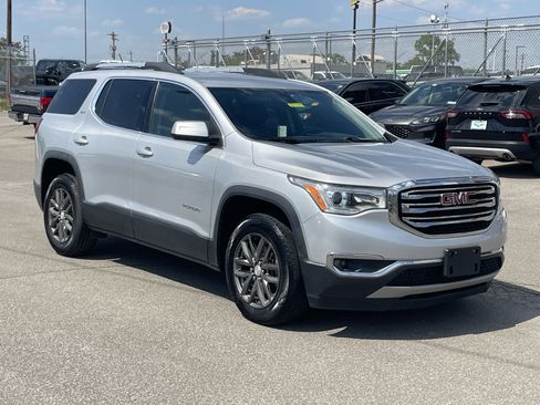 Used 2018 GMC Acadia SLT FWD image 1
