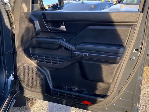 Used 2024 Toyota Tacoma TRD Off-Road image 21