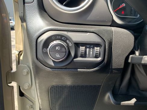 Used 2022 Jeep Gladiator Rubicon AWD/4WD image 30
