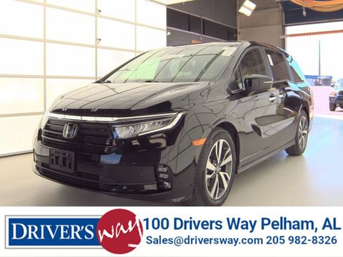Used 2023 Honda Odyssey Touring image 1