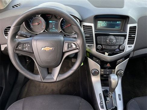 Used 2015 Chevrolet Cruze LT image 12