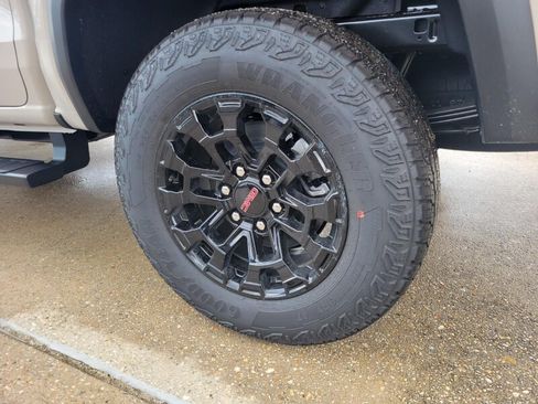 New 2026 GMC Canyon Elevation w/ Convenience Package RWD image 8