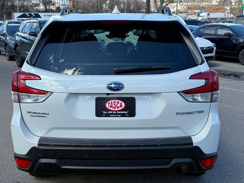 Used 2022 Subaru Forester Premium image 9