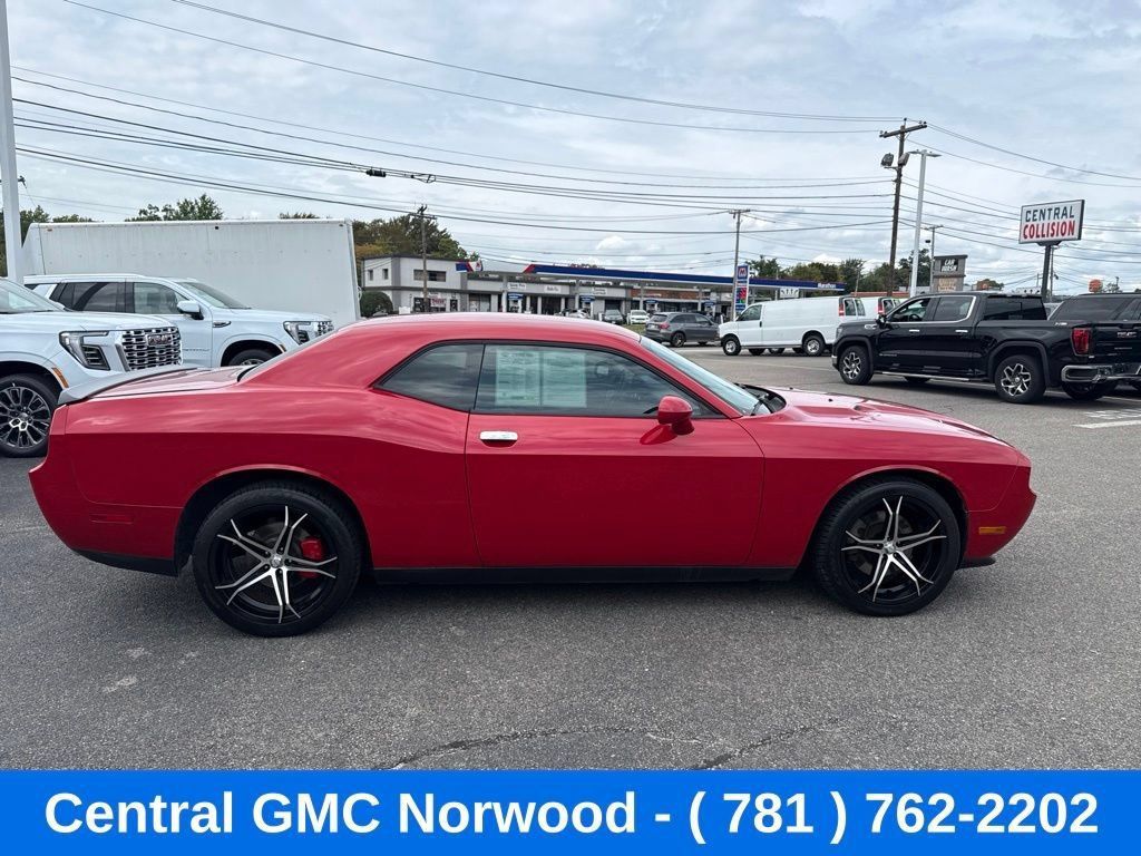 Used 2011 Dodge Challenger R/T RWD image 6