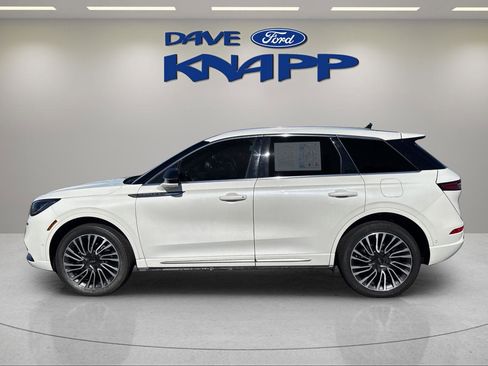 Used 2022 Lincoln Corsair Reserve w/ Equipment Group 201A AWD/4WD image 4