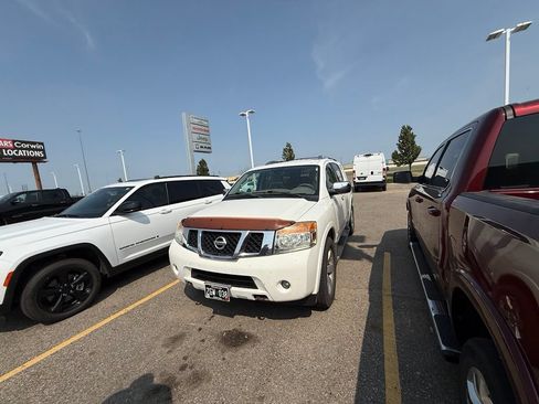 Used 2011 Nissan Armada SL AWD/4WD image 9