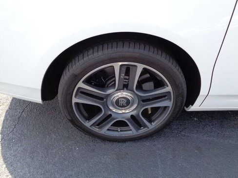 Used 2017 Rolls-Royce Ghost image 9