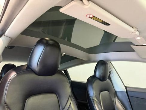 Used 2022 Tesla Model 3 Long Range AWD/4WD image 27