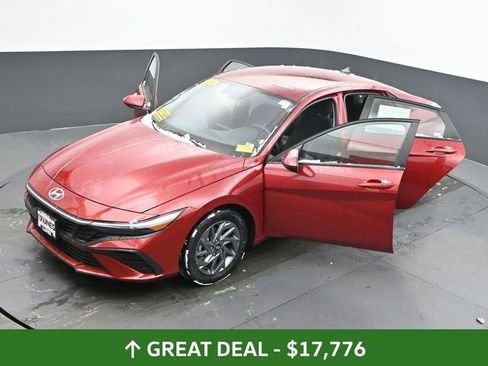 Used 2024 Hyundai Elantra SEL image 62