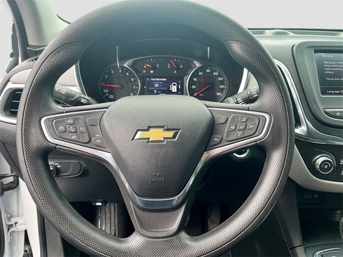 Used 2022 Chevrolet Equinox LS w/ LS Convenience Package image 11