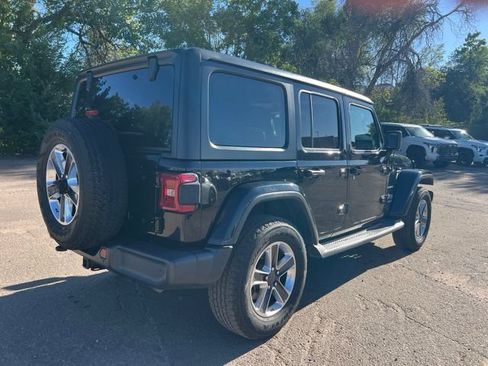 Used 2018 Jeep Wrangler Unlimited Sahara AWD/4WD image 6