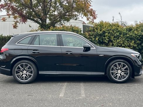 New 2026 Mercedes-Benz GLC 43 AMG 4MATIC image 2