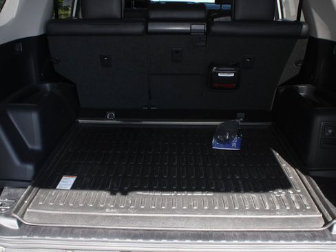 Used 2021 Toyota 4Runner Limited AWD/4WD image 8