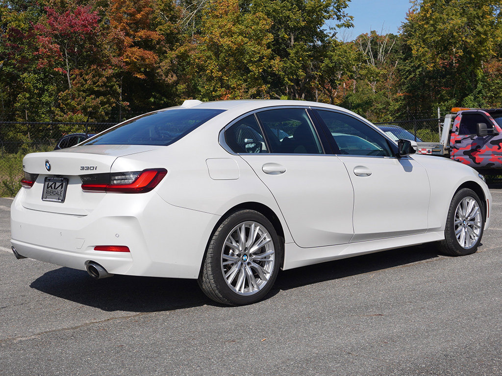 Used 2024 BMW 330i xDrive Sedan w/ Premium Package AWD/4WD image 13